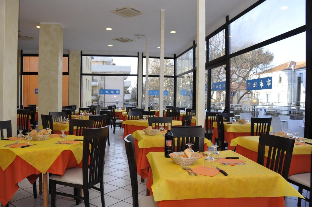 Hotel Fantasy Rimini Exterior foto