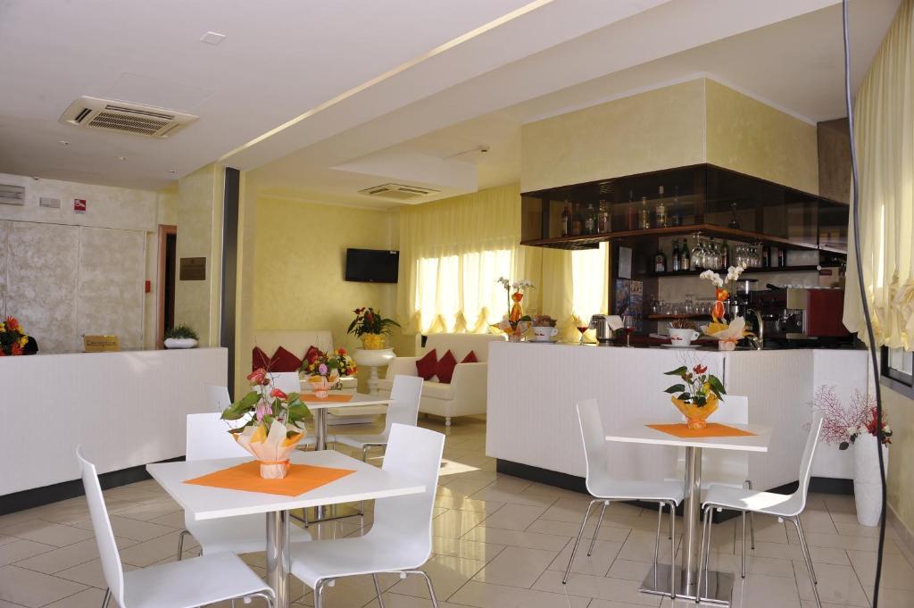 Hotel Fantasy Rimini Exterior foto